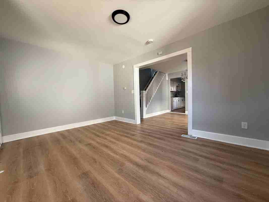 333 West Buck Street - Photo 2 of 18