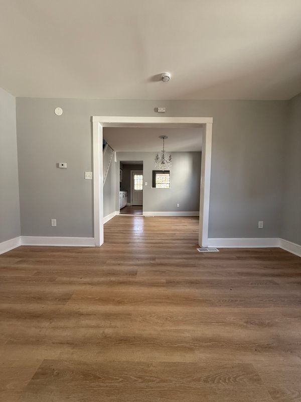 333 West Buck Street - Photo 3 of 18