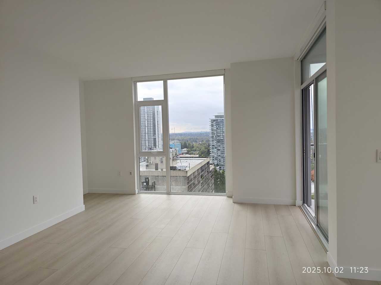 13573 98A Avenue - Photo 2 of 16