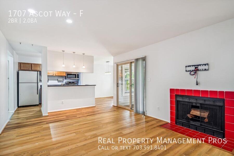 1707 Ascot Way #F - Photo 3 of 18