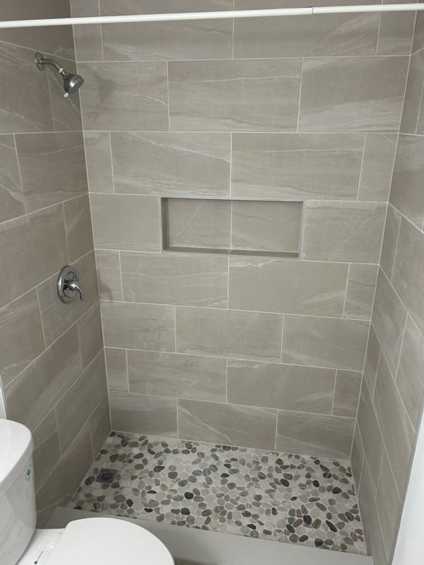 118 Admiral Circle #B - Photo 2 of 6