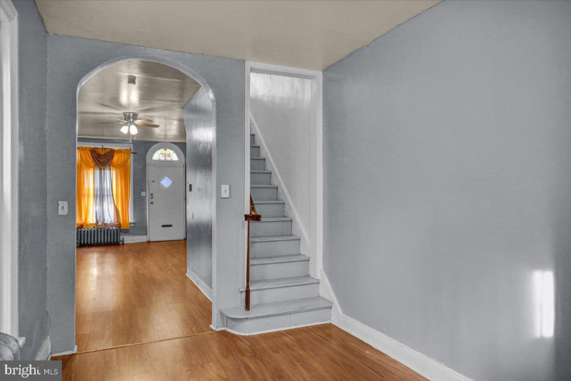 637 Moss St - Photo 5 of 17