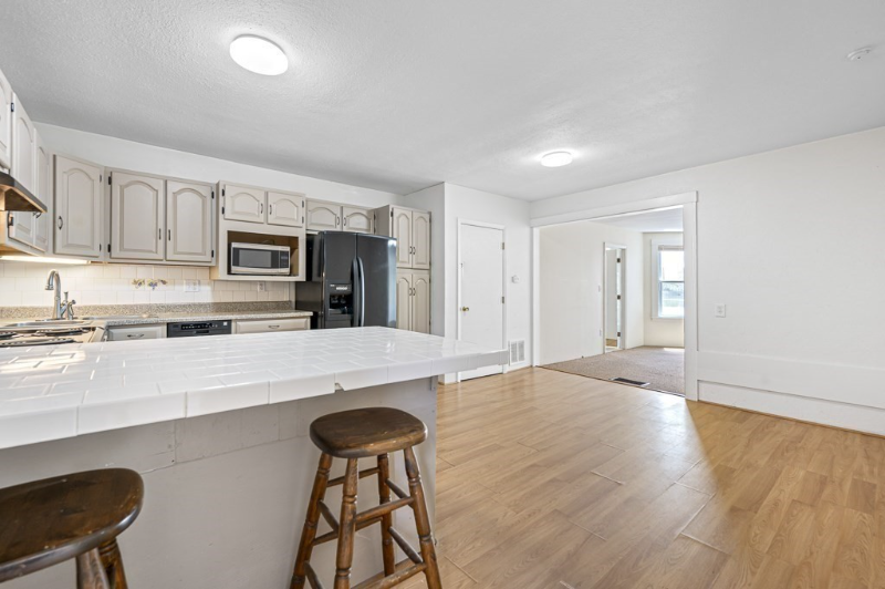 98 Linwood St #98B - Photo 4 of 19