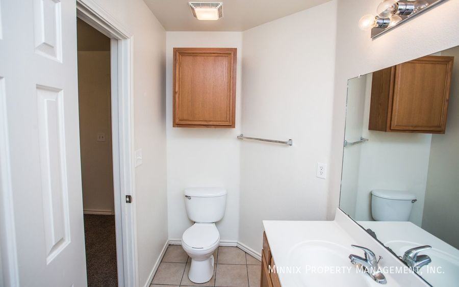 906 North Belmont Avenue #B - Photo 5 of 50