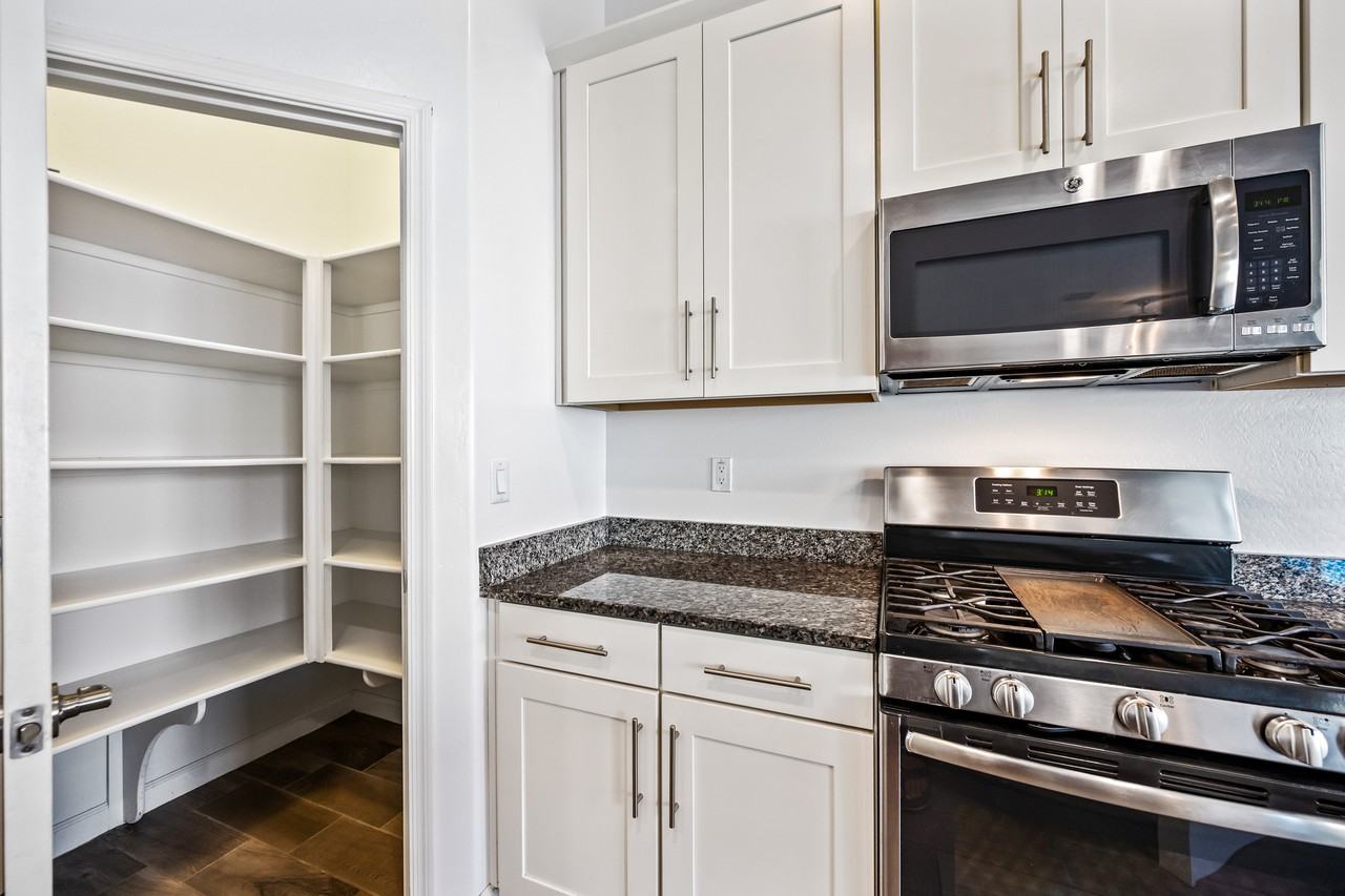 19250 East Carriage Way - Photo 7 of 26