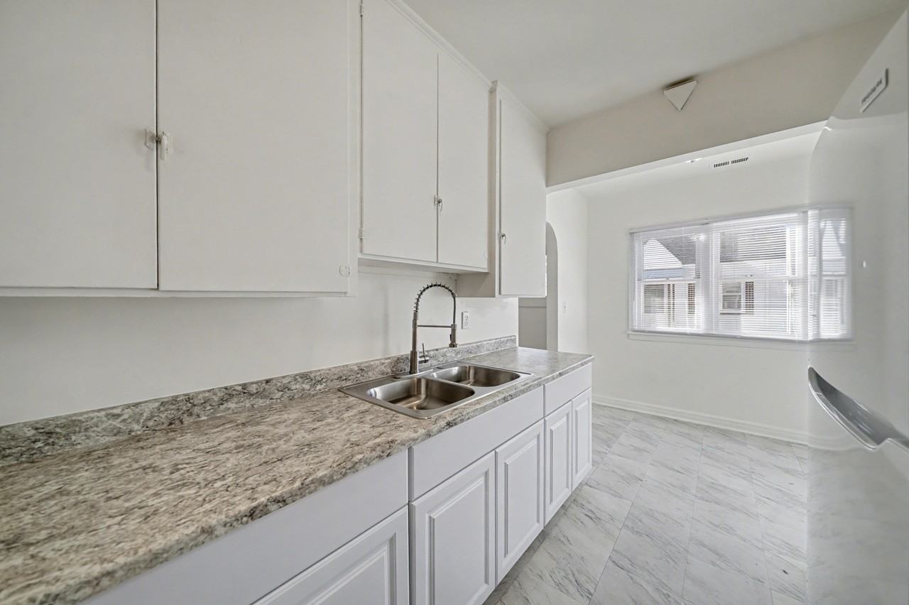 628 Strong Street #2 - Photo 6 of 10