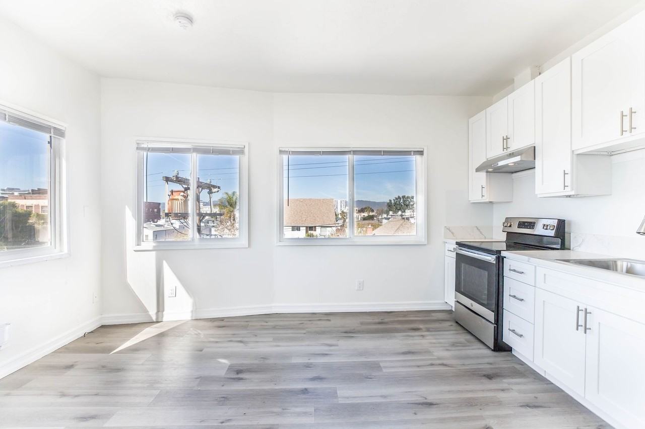 39 Sunset Avenue #405 - Photo 3 of 9