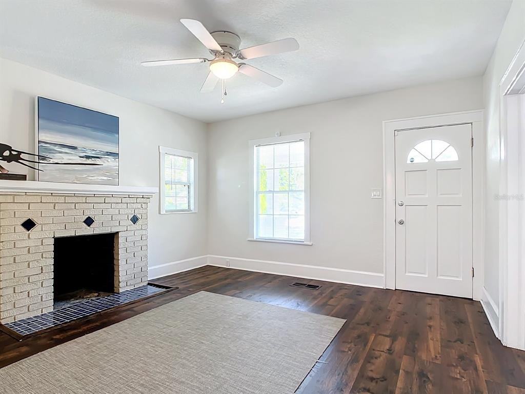 375 4th Street Northwest #375 - Photo 4 of 41