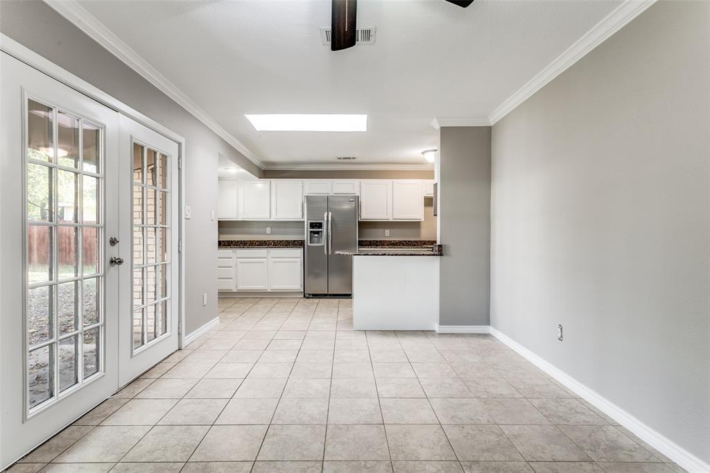 845 Lovers Ln #845 - Photo 5 of 24