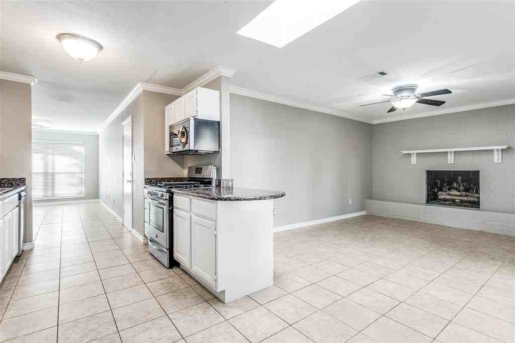 845 Lovers Ln #845 - Photo 6 of 24