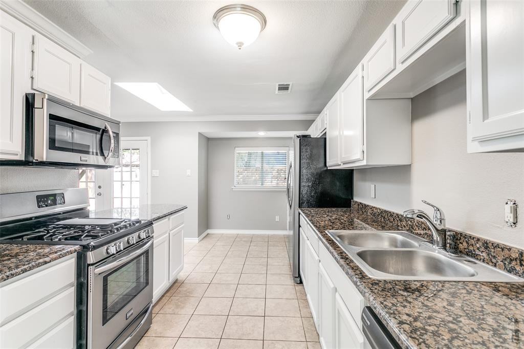 845 Lovers Ln #845 - Photo 7 of 24