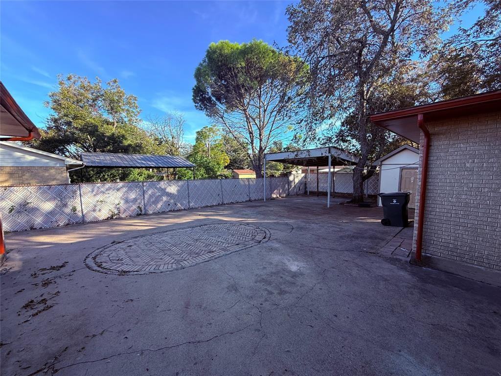 914 Bandera Ln #914 - Photo 2 of 15