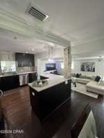 featured image of 1528 Oak Ave #1528