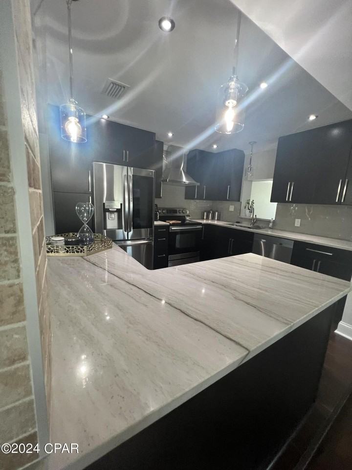 1528 Oak Ave #1528 - Photo 2 of 28