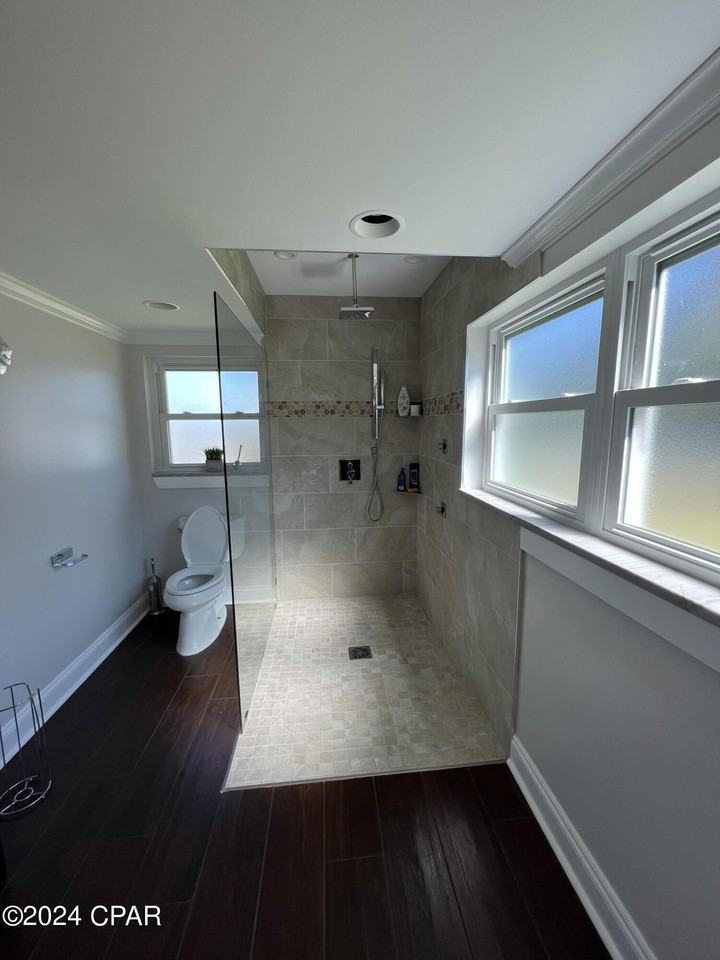 1528 Oak Ave #1528 - Photo 3 of 28