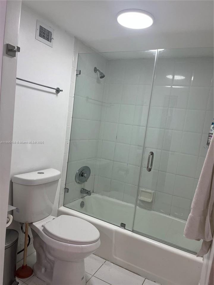 Miami Beach City Center #100-615 - Photo 4 of 15