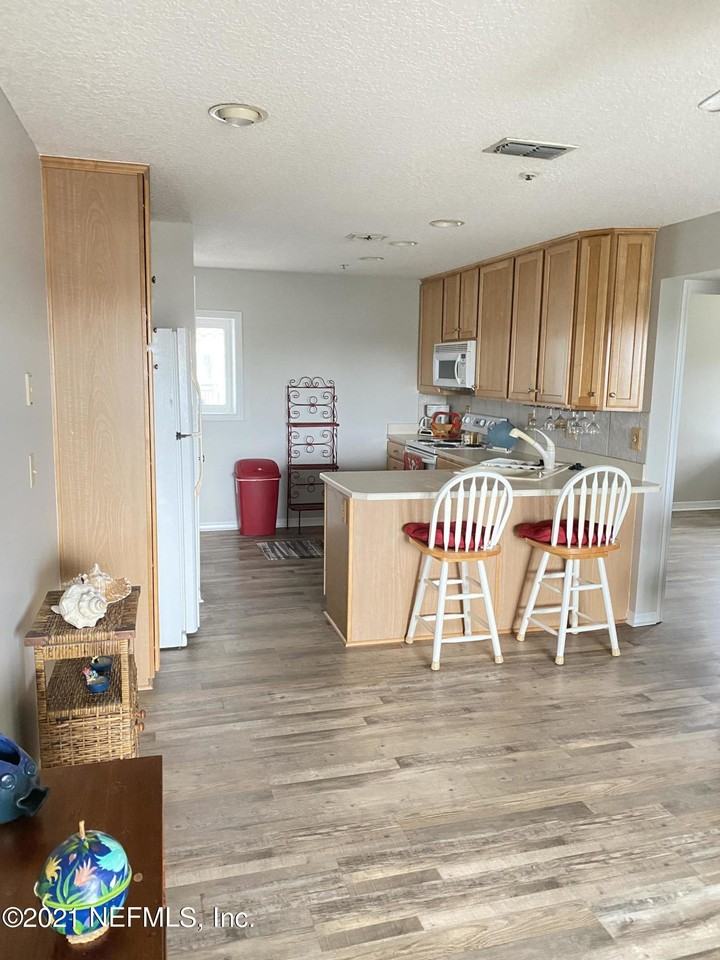 201 10th Avenue North #201-301 - Photo 3 of 11