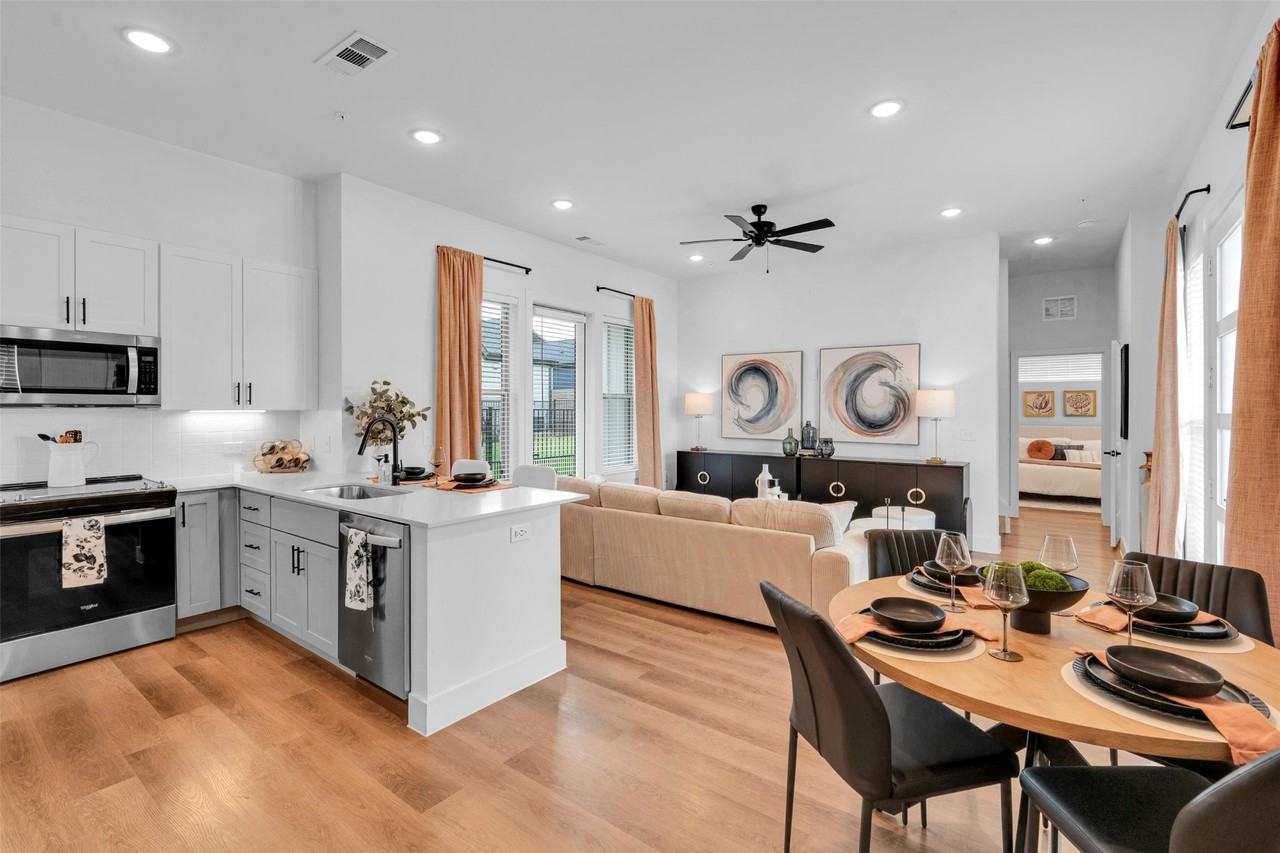 1428 Izzy Lane #1428 - Photo 5 of 41