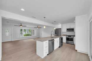 907 Narcissus Avenue #907 - Photo 1 of 1