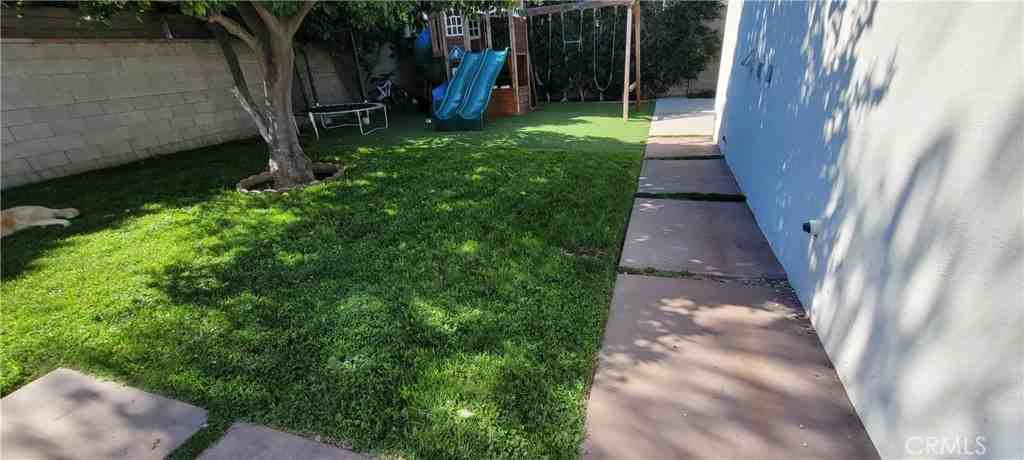 12619 Tiara Street #12619 - Photo 4 of 10