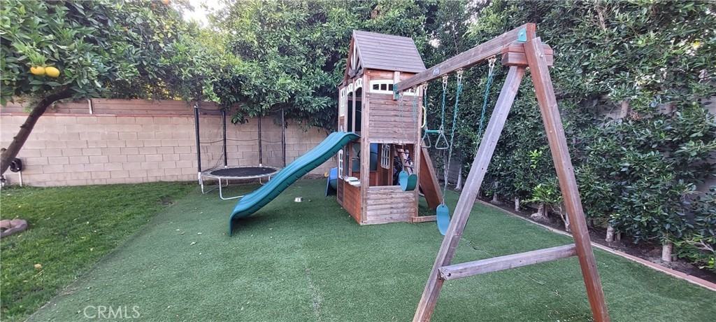 12619 Tiara Street #12619 - Photo 6 of 10