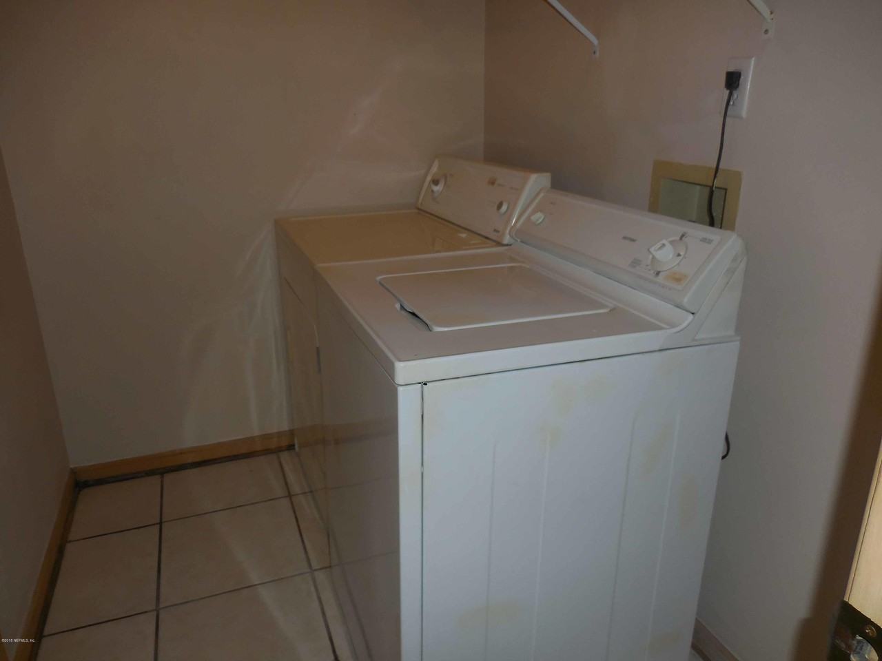 2024 Hovington Cir W #2024 - Photo 5 of 29