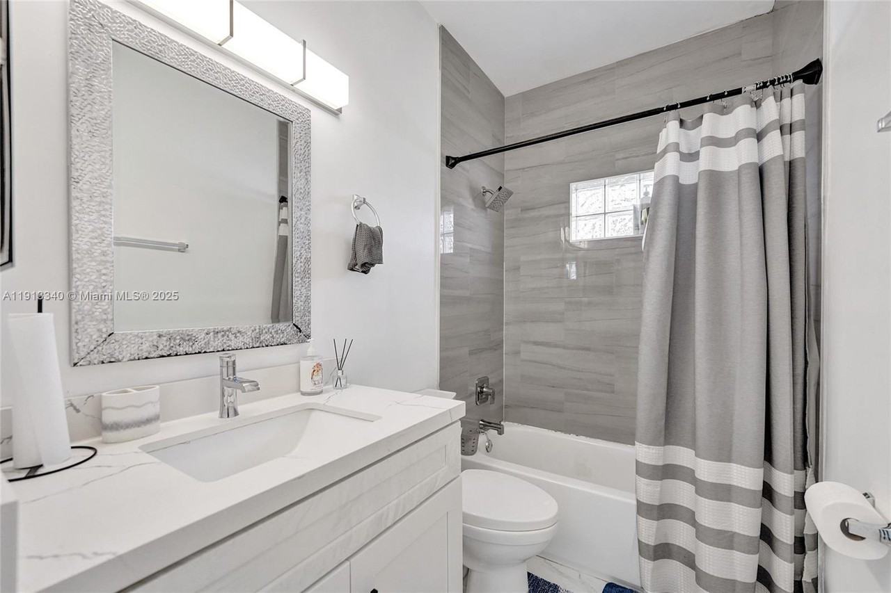 4118 Sapphire Ter #4118 - Photo 3 of 37
