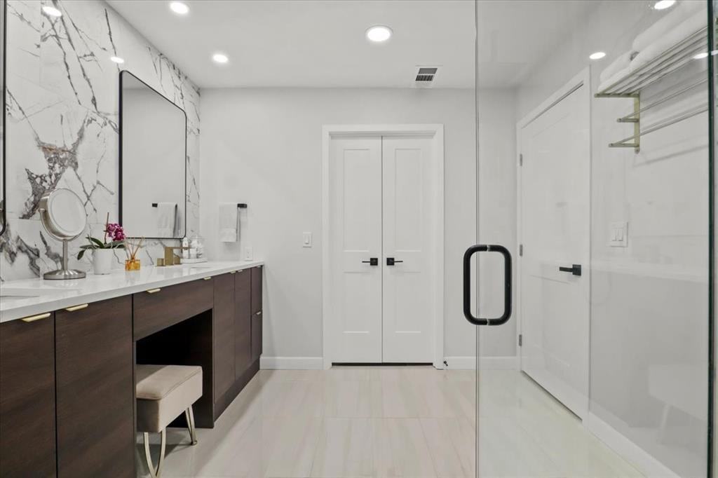 1916 Shorewood Dr #1916 - Photo 2 of 35