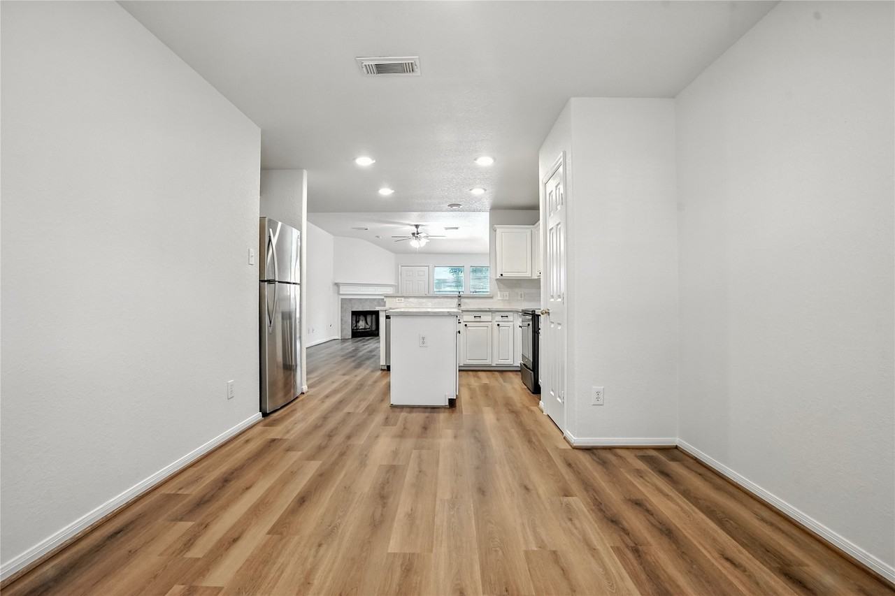 14602 Windwood Park Ln #14602 - Photo 2 of 31