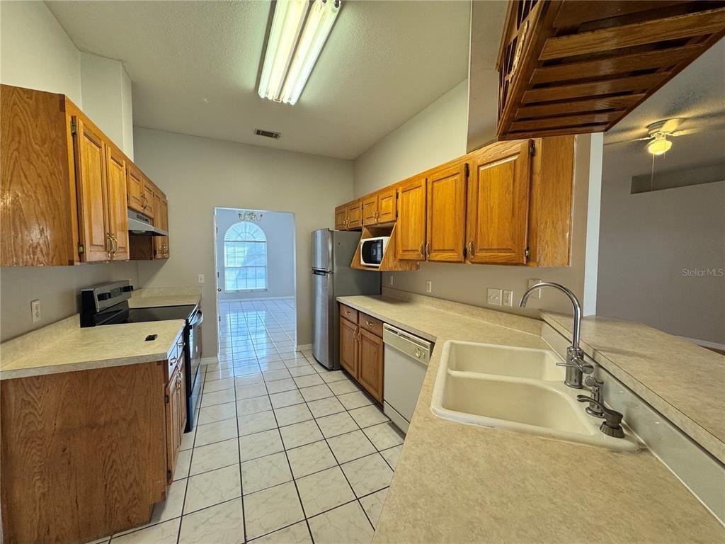 375 Sw Huntington Gln #375 - Photo 3 of 18