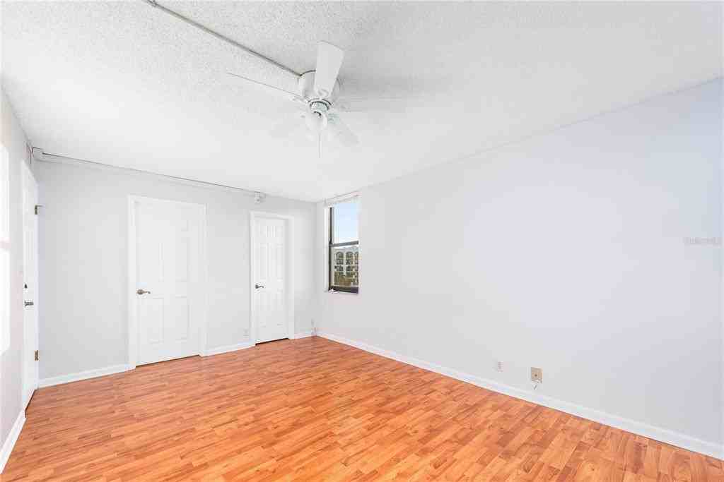 255 Dolphin Pt #255-414 - Photo 4 of 36