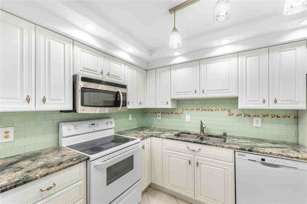 255 Dolphin Pt #255-414 - Photo 6 of 36