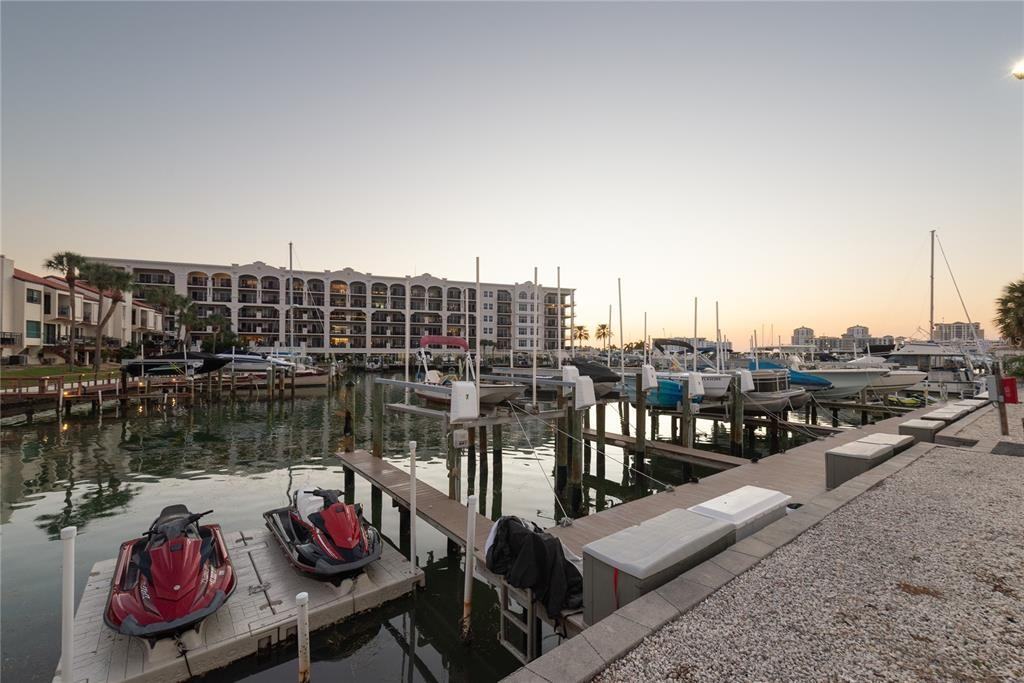 255 Dolphin Pt #255-414 - Photo 7 of 36