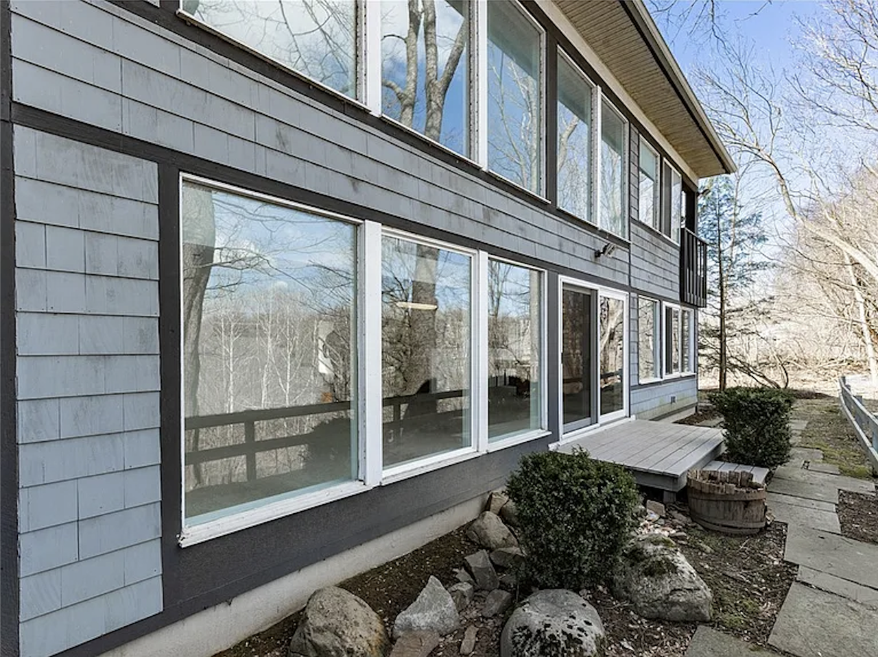 7520 Spectrum Way - Photo 2 of 46