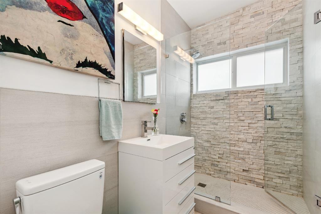 425 Bayshore Dr #425-2 - Photo 2 of 23