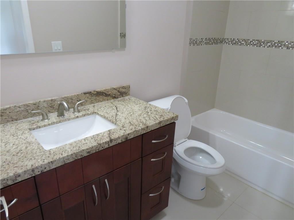 1944 Sheridan St #1944A - Photo 3 of 30