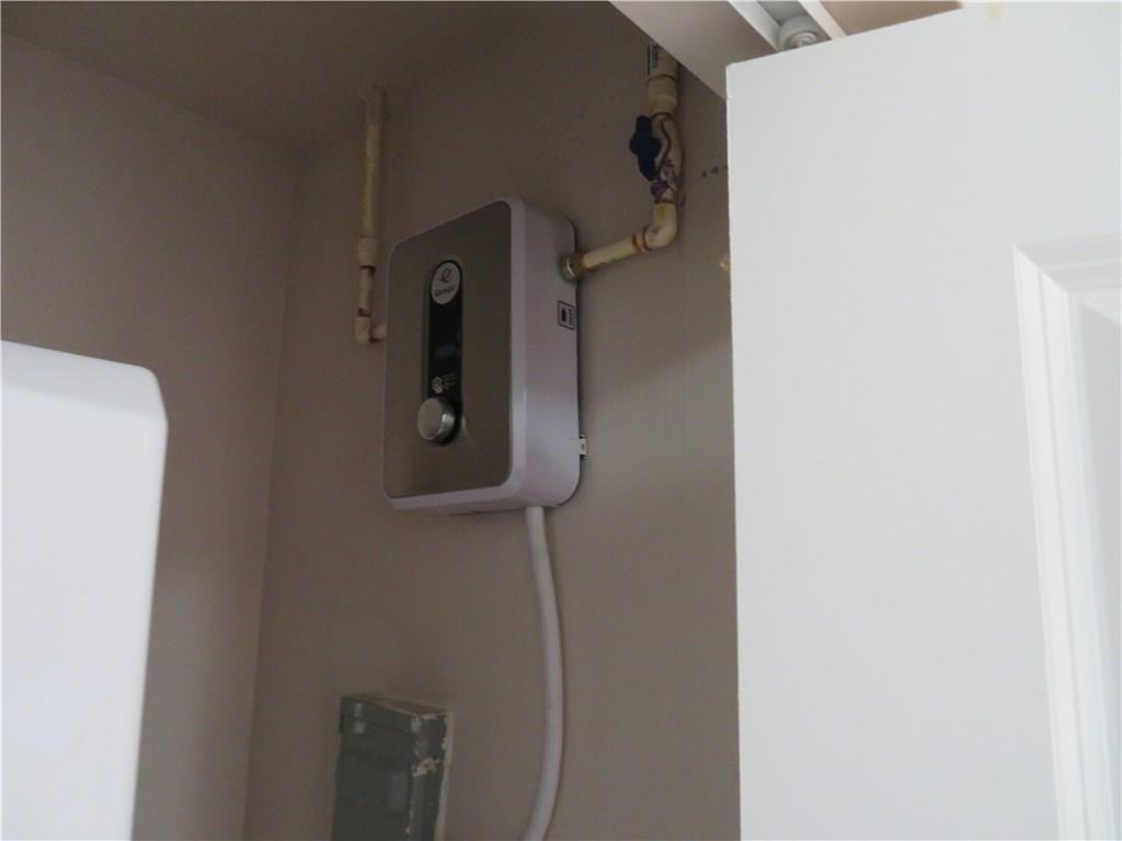 1944 Sheridan St #1944A - Photo 4 of 30