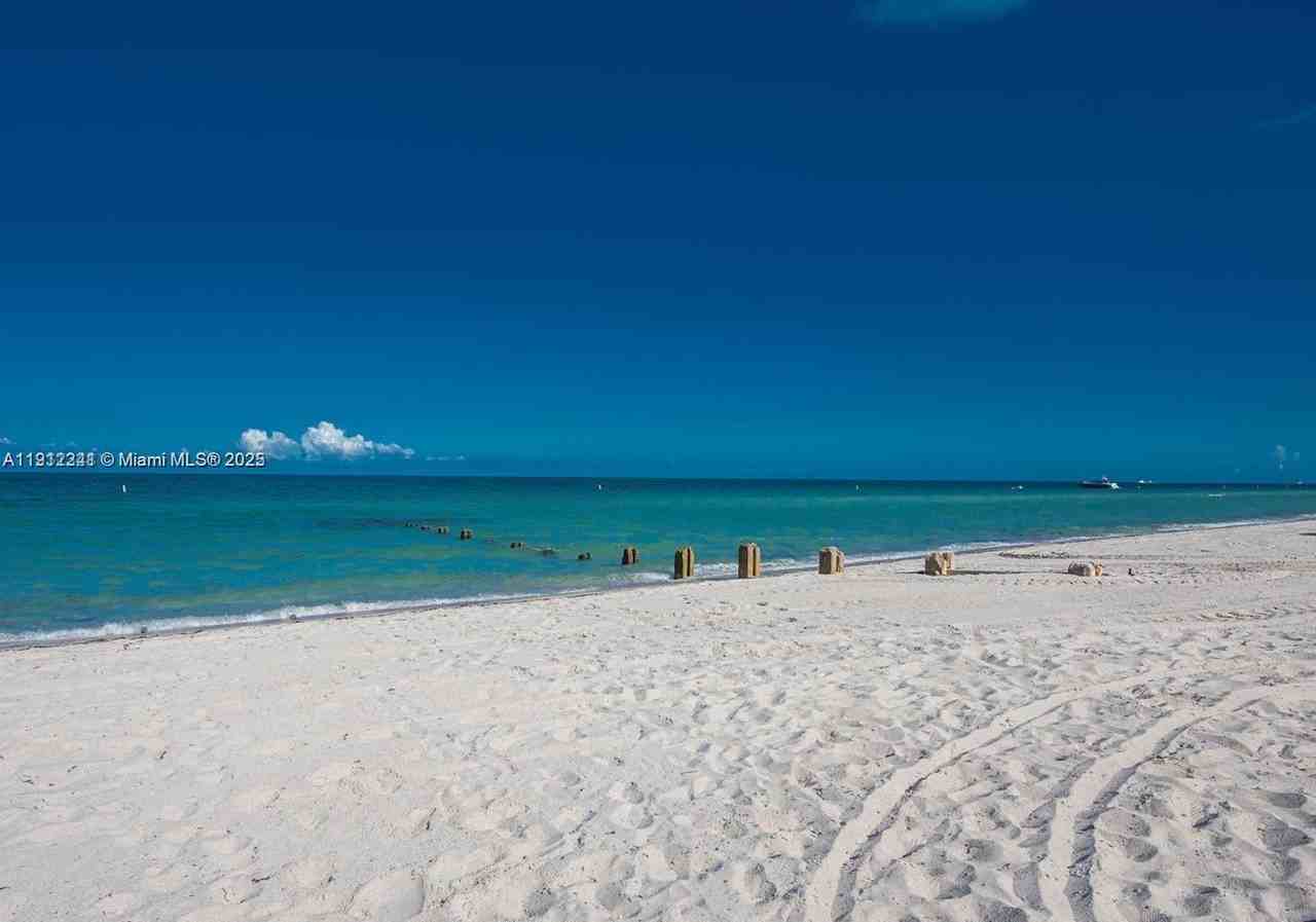 10185 Collins Ave #10185-1503 - Photo 6 of 21