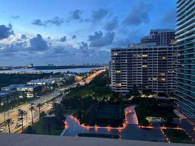 10185 Collins Ave #10185-1503 - Photo 7 of 21