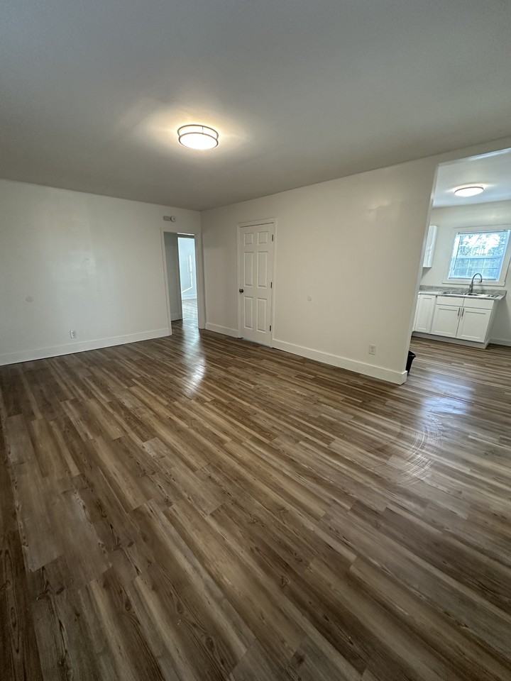 221 Adamsville Ct #NA - Photo 4 of 25