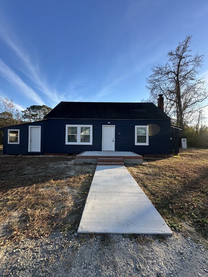221 Adamsville Ct #NA - Photo 2 of 25