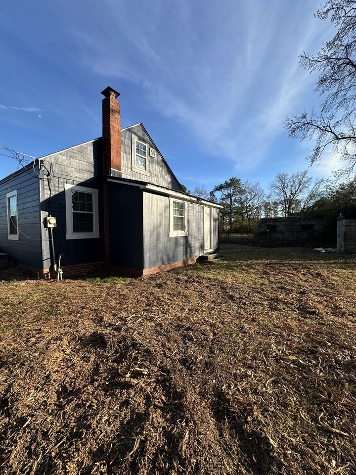 221 Adamsville Ct #NA - Photo 3 of 25