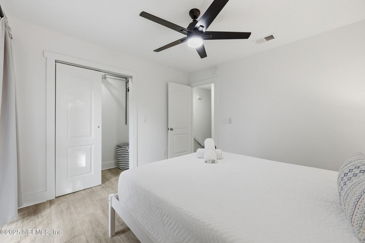 420 3rd Ave S #420 - Photo 3 of 38