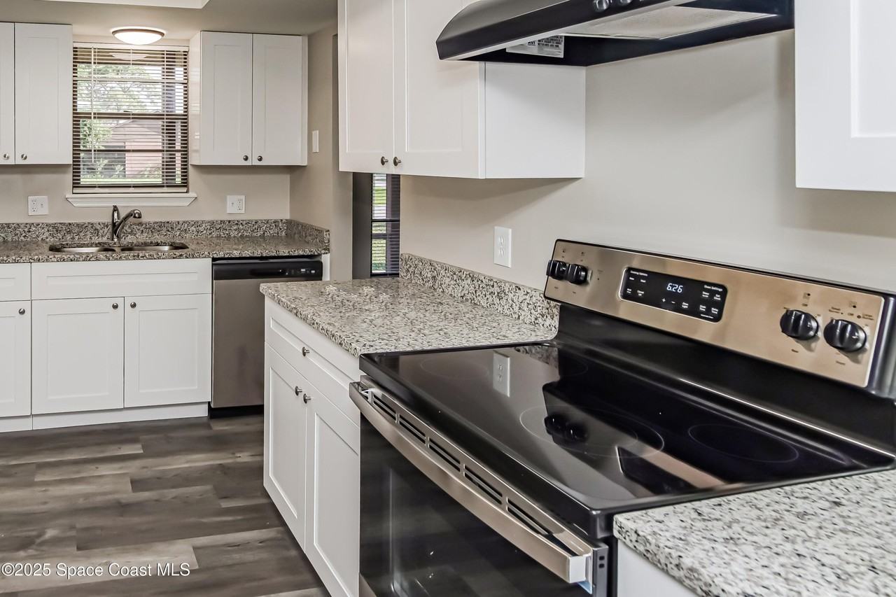 1711 Barker Street Northeast #1711 - Photo 5 of 16