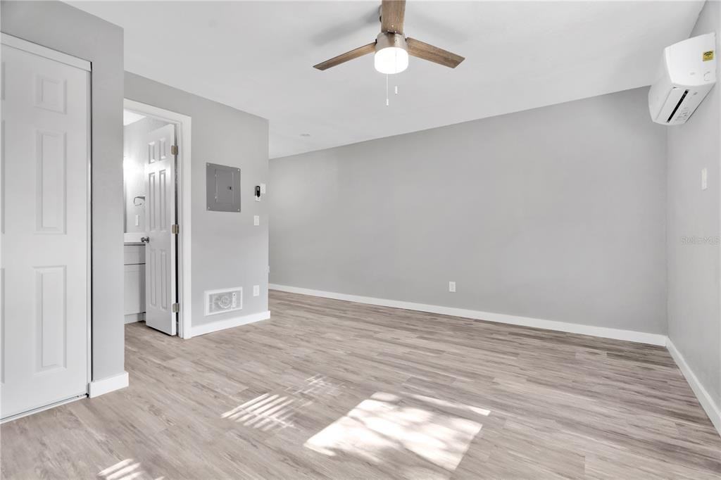 6701 S West Shore Blvd #6701-8 - Photo 4 of 12