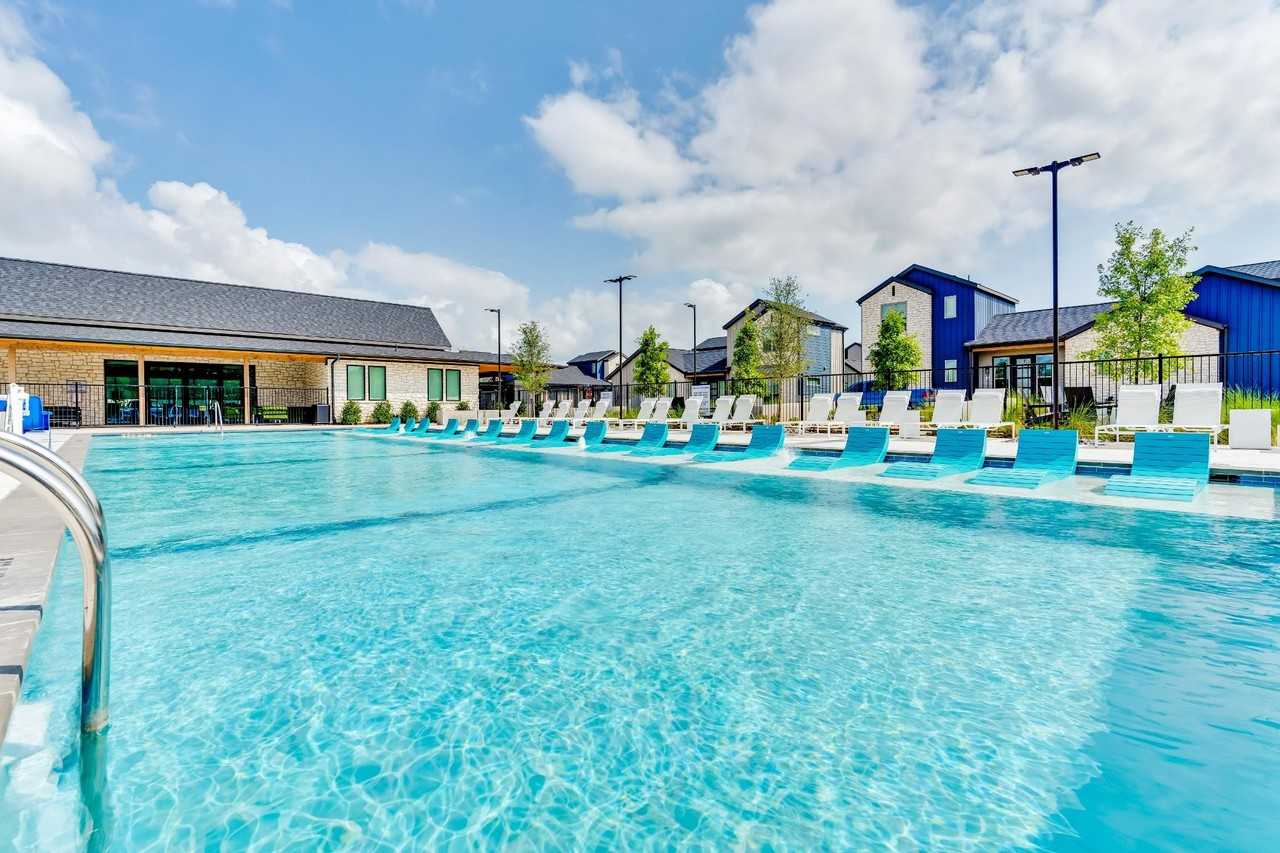 1893 Bernard St #1893 - Photo 7 of 41