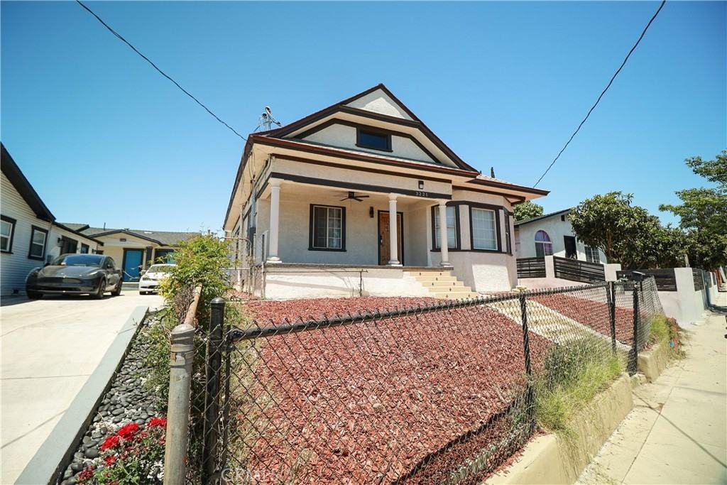 3221 Folsom St #3221 - Photo 2 of 17