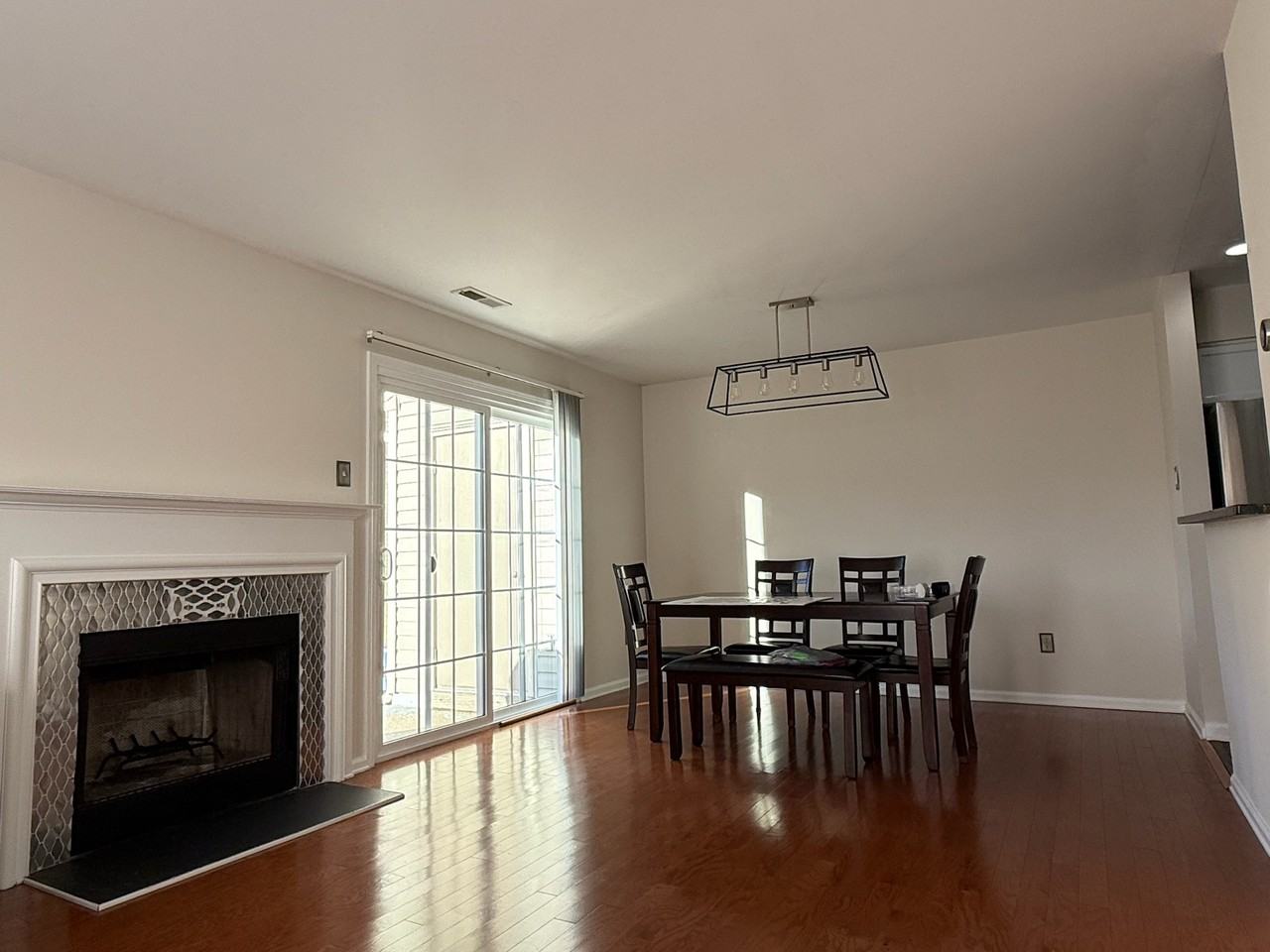 481 Stoneglen St #481 - Photo 4 of 22