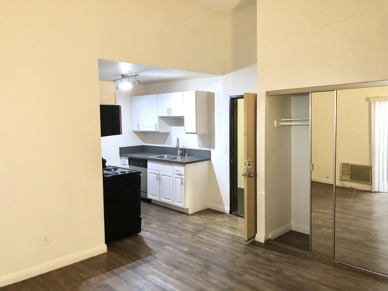 4124 Eagle Rock Blvd #111 - Photo 2 of 18