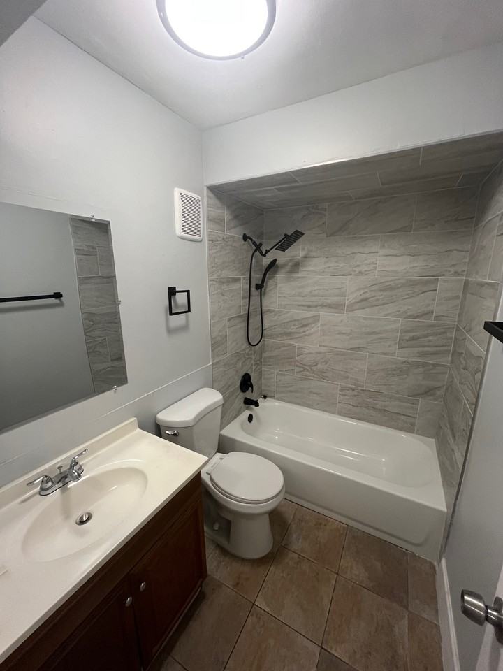 3000 70th Lane North - Photo 5 of 28